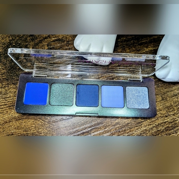 Natasha DenonaMini Triochrome Eyeshadow Palette - Picture 3 of 5